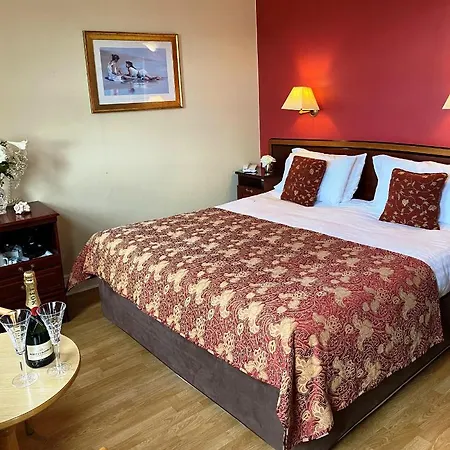 O'shea's Szálloda 3*